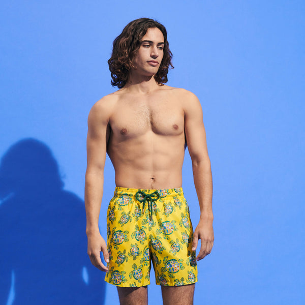 HERREN BADESHORTS MIT BESTICKTER RONDE DES TORTUES - LIMITIERTE EDITION
